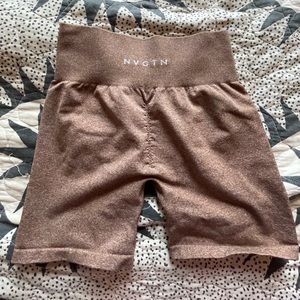 NVGTN SCRUNCH SPECKLED SHORTS